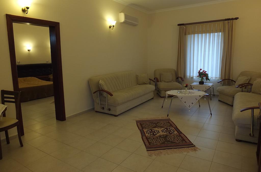 Bacahan Hotel Altinoluk Bilik gambar