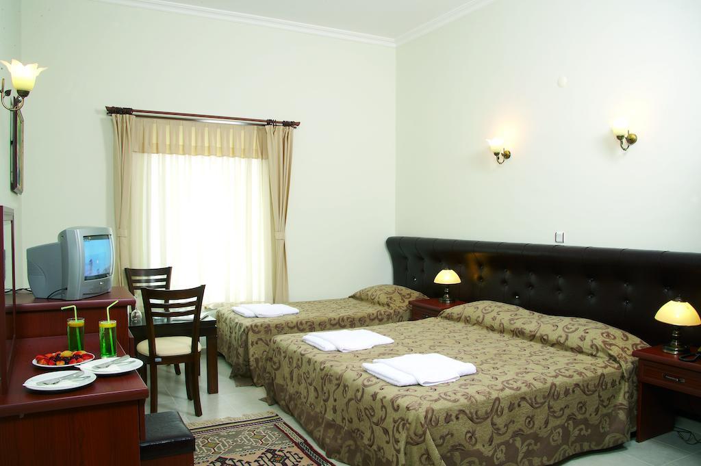 Bacahan Hotel Altinoluk Bilik gambar